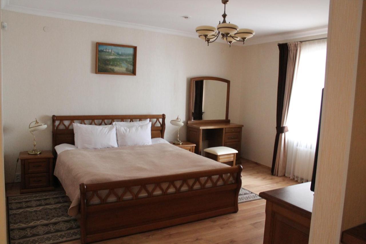 Spadok Hotel Kamianets Podilskyi Bagian luar foto